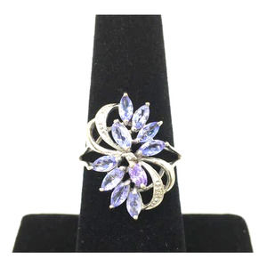 14K White Gold Women's Ring With Purple Stones Cluster Design Size 7